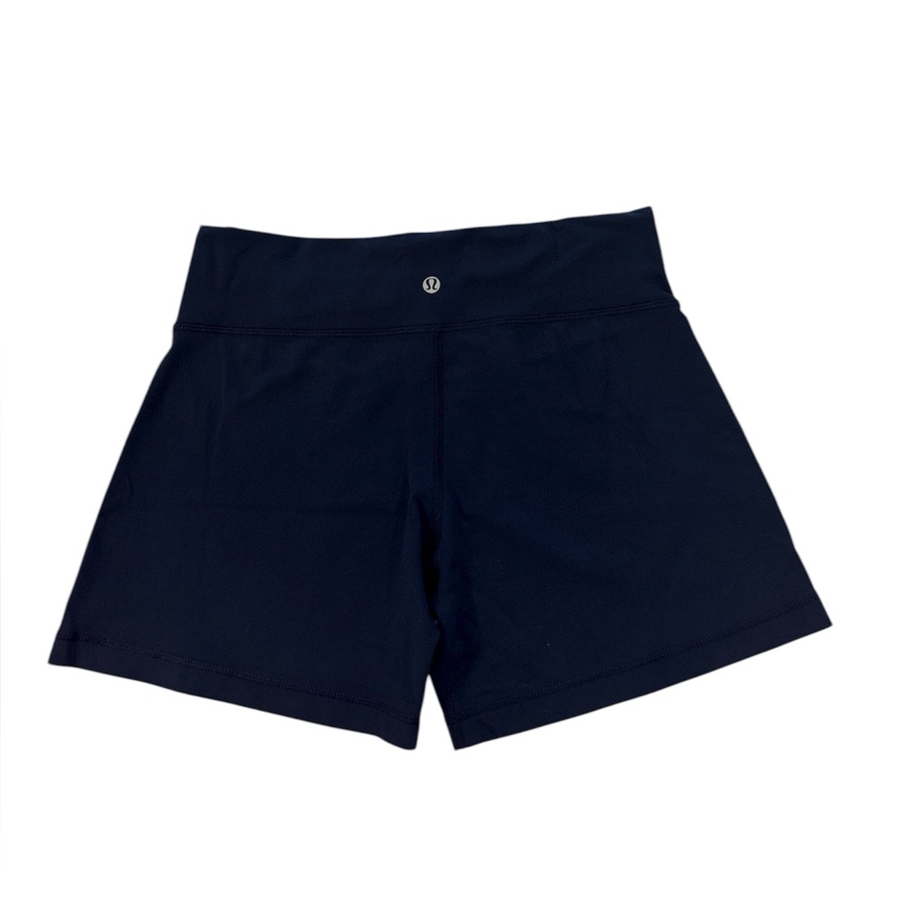 Lululemon Women's Navy Blue Shorts, Size 6